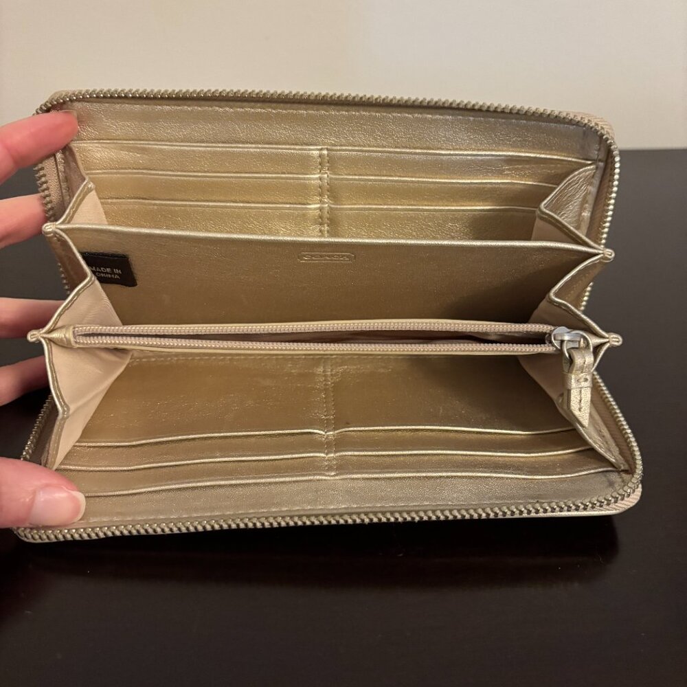 Coach Peyton Op Art Metallic Gold Silver Leather Suede Zip Around Wallet - Picture 11 of 12
